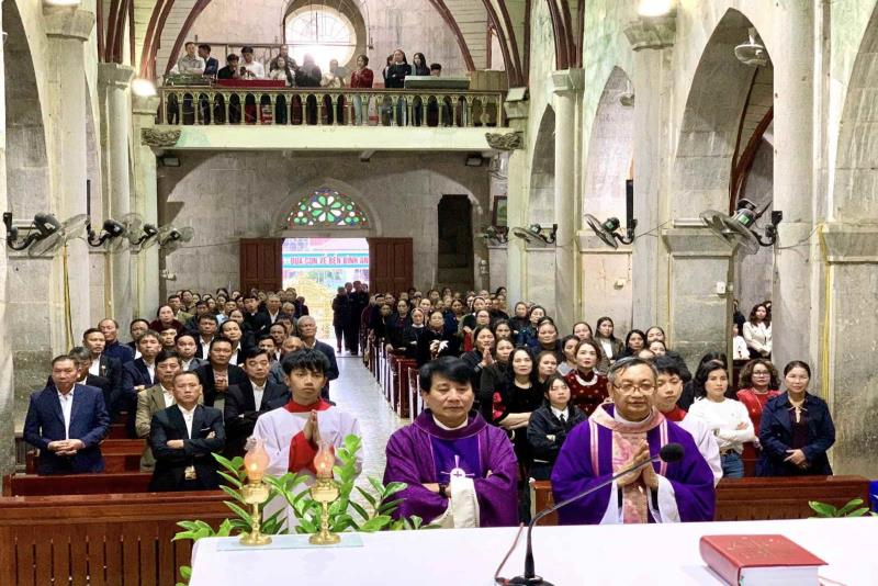 HỘI DOANH NHÂN GIÁO PHẬN VINH HÀNH HƯƠNG NĂM THÁNH HY VỌNG TẠI BẢO NHAM