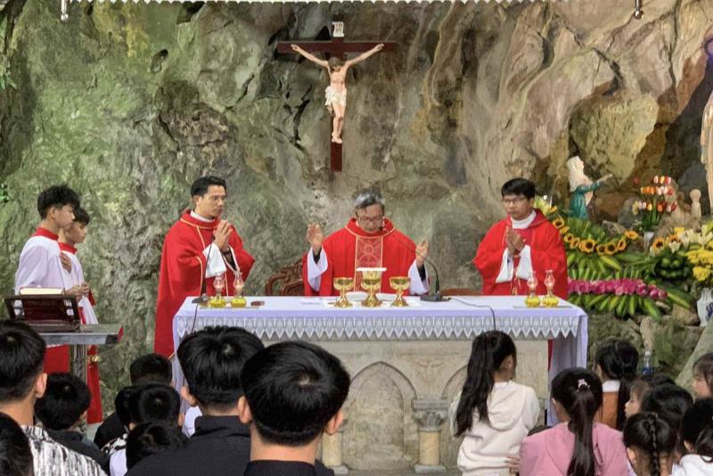 NIỀM VUI GIÁNG SINH VÀ HỒNG ÂN NĂM THÁNH HY VỌNG